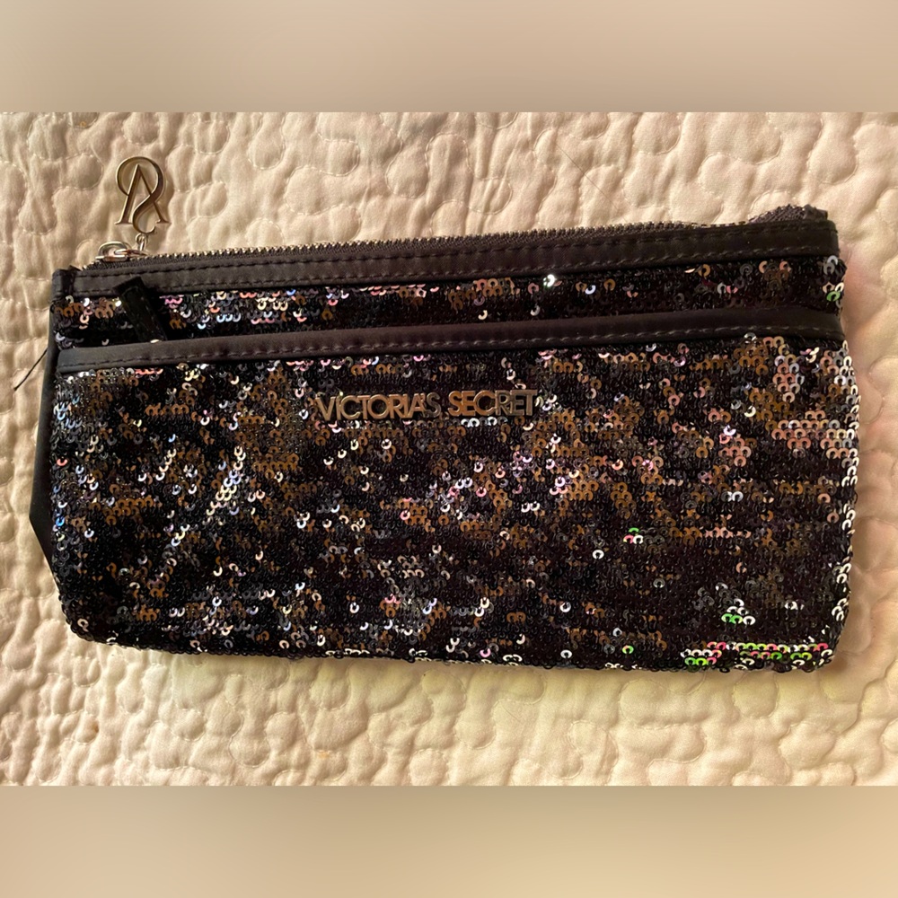 Victoria’s Secret sequin wallet -new without tags